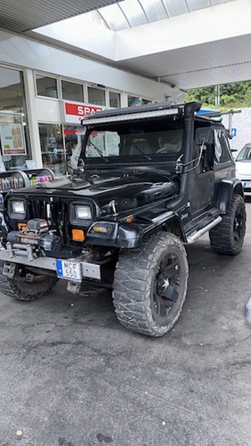 Barista 4x4 Jeep exterior view